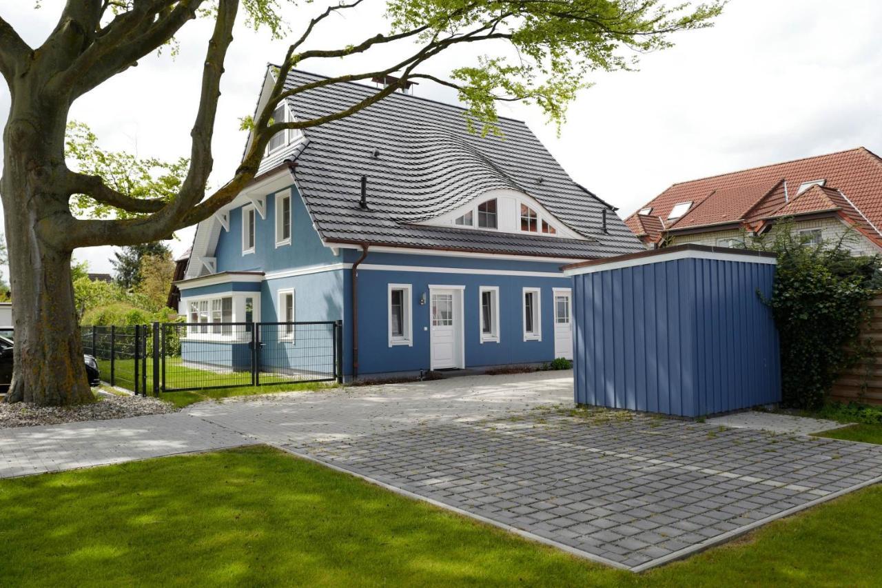 Ostseelagune Zingst, Exklusive Dhh, Strandnah, Sauna, Kamin, 3 Sz, 2 Baeder, Glasfaser, Haustierfrei, Garten Mit Suedterrasse, E-Ladesaeule, 2 Stellplaetze, Strandkorb, Fahrradschuppen, Waschmaschine, Trockner, Nichtraucher Luaran gambar