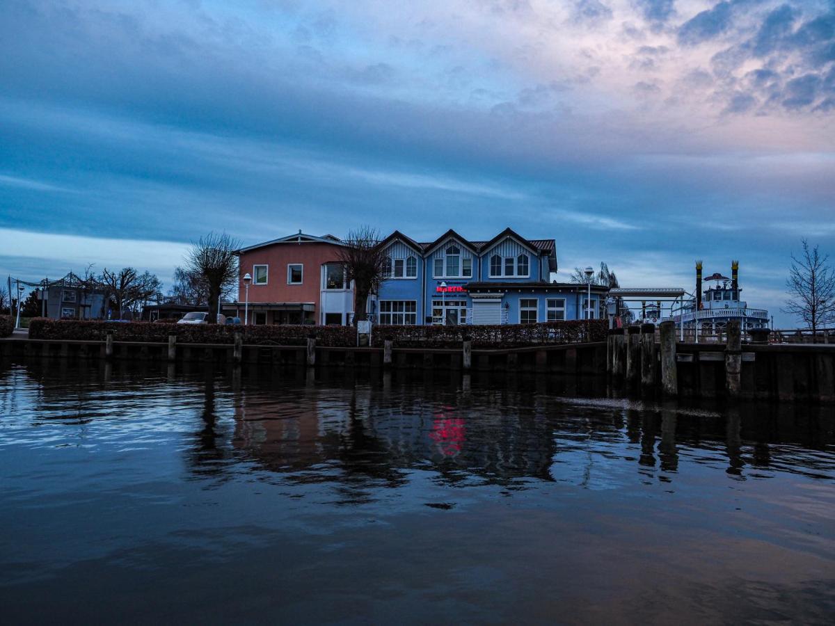 Ostseelagune Zingst, Exklusive Dhh, Strandnah, Sauna, Kamin, 3 Sz, 2 Baeder, Glasfaser, Haustierfrei, Garten Mit Suedterrasse, E-Ladesaeule, 2 Stellplaetze, Strandkorb, Fahrradschuppen, Waschmaschine, Trockner, Nichtraucher Luaran gambar
