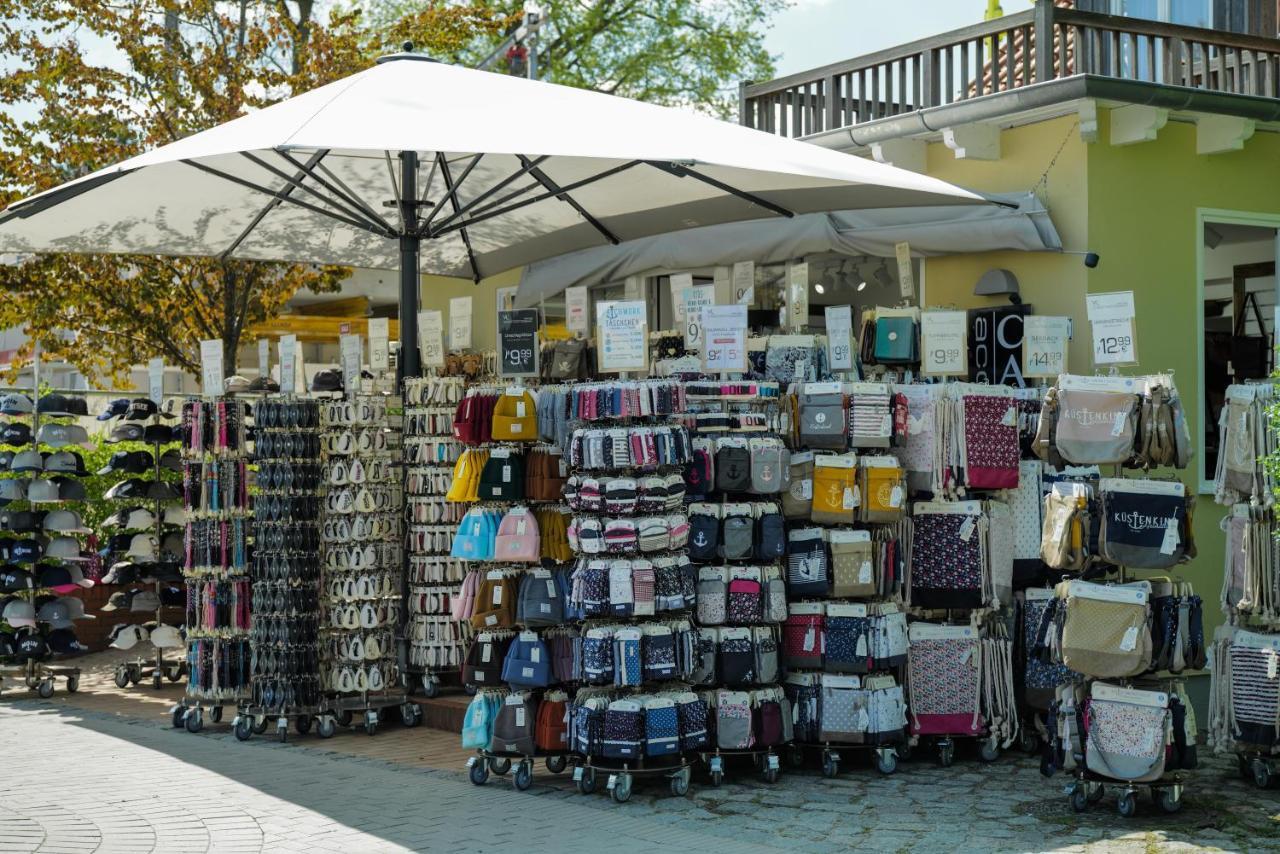 Ostseelagune Zingst, Exklusive Dhh, Strandnah, Sauna, Kamin, 3 Sz, 2 Baeder, Glasfaser, Haustierfrei, Garten Mit Suedterrasse, E-Ladesaeule, 2 Stellplaetze, Strandkorb, Fahrradschuppen, Waschmaschine, Trockner, Nichtraucher Luaran gambar