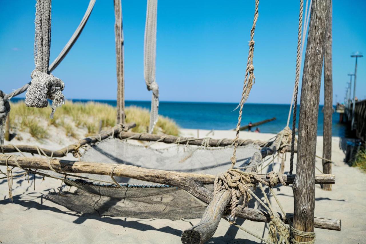Ostseelagune Zingst, Exklusive Dhh, Strandnah, Sauna, Kamin, 3 Sz, 2 Baeder, Glasfaser, Haustierfrei, Garten Mit Suedterrasse, E-Ladesaeule, 2 Stellplaetze, Strandkorb, Fahrradschuppen, Waschmaschine, Trockner, Nichtraucher Luaran gambar